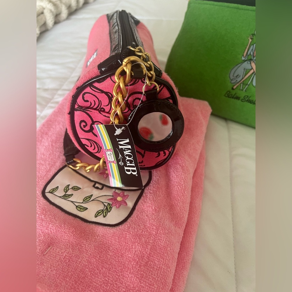 Pink and Green toiletry Accessory Set - Picture 3 of 11